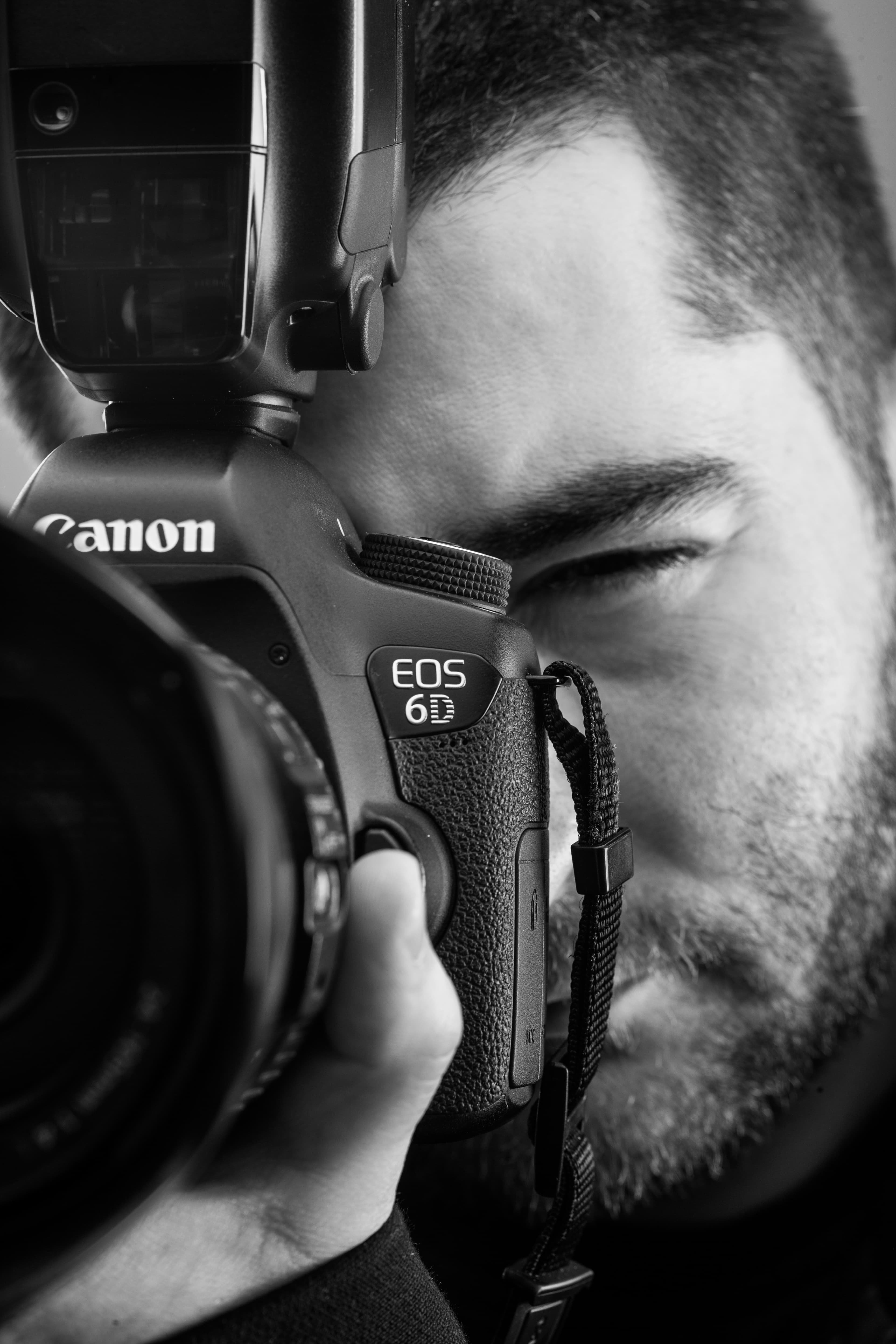 Fotógrafo del Estudio Fotográfico Pérez trabajando